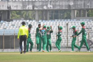 ৯১ রানেই গুটিয়ে গেল হংকং ৯১ রানেই গুটিয়ে গেল হংকং