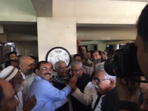 মিষ্টিমুখে যাত্রা শুরু মিষ্টিমুখে যাত্রা শুরু