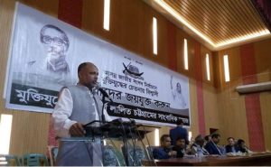 মেয়রের নেতৃত্বে নৌকায় ভোট চাইলেন চট্টগ্রামের সাংবাদিকরা