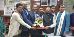 সচিবালয়ে নগরপিতার ব্যস্ত একদিন সচিবালয়ে নগরপিতার ব্যস্ত একদিন