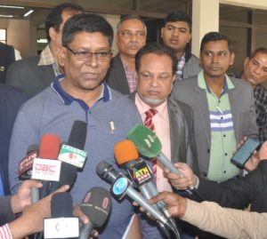 নিরাপত্তাহীনতায় ভুগছে রাইফার পরিবার নিরাপত্তাহীনতায় ভুগছে রাইফার পরিবার