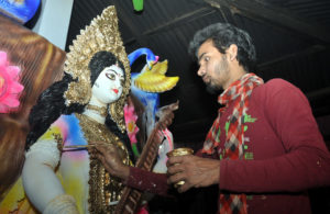 সরস্বতীর আবাহনে প্রতিমা তৈরির ধুম