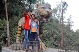 পাহাড়চূড়ায় একনজরে প্রিয় চট্টগ্রাম পাহাড়চূড়ায় একনজরে প্রিয় চট্টগ্রাম