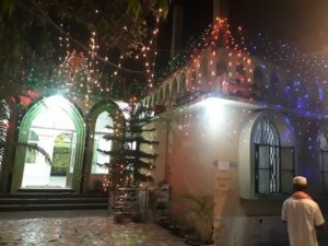 আল্লাহর নৈকট্যলাভে সারারাত ইবাদত-বন্দেগি
