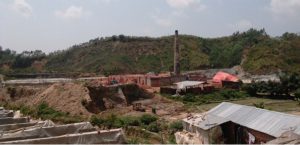 ২১ পাহাড়ের মাটি কাটছে ১৭ ইটখোলা ২১ পাহাড়ের মাটি কাটছে ১৭ ইটখোলা