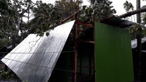 লক্ষ্মীপুরে শতাধিক কাঁচাঘর বিধ্বস্ত, বৃদ্ধা নিহত