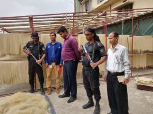 অস্বাস্থ্যকর পরিবেশে খাদ্য তৈরি, ৪ প্রতিষ্ঠানকে জরিমানা অস্বাস্থ্যকর পরিবেশে খাদ্য তৈরি, ৪ প্রতিষ্ঠানকে জরিমানা
