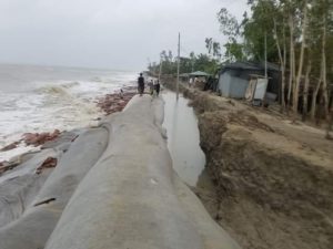 মহেশখালীতে জোয়ারের পানিতে তলিয়ে গেছে ৫ গ্রাম