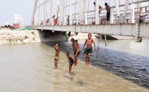 বয়সটাই দুষ্টুমির! বয়সটাই দুষ্টুমির!