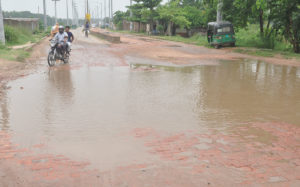 যাত্রীদের নরকযন্ত্রণা