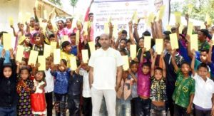 ঘরে গিয়ে শিক্ষাবৃত্তির টাকা পৌঁছে দিলেন ইউএনও!