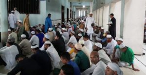 বায়তুল মোকাররমে মুসল্লির ঢল