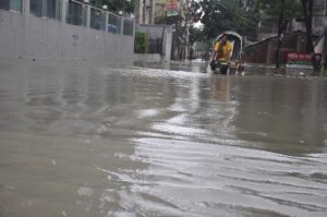 যথারীতি জল কোমরসমান!