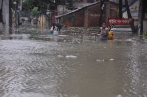 যথারীতি জল কোমরসমান!