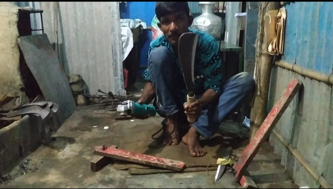 ব্যস্ত কামারপাড়া