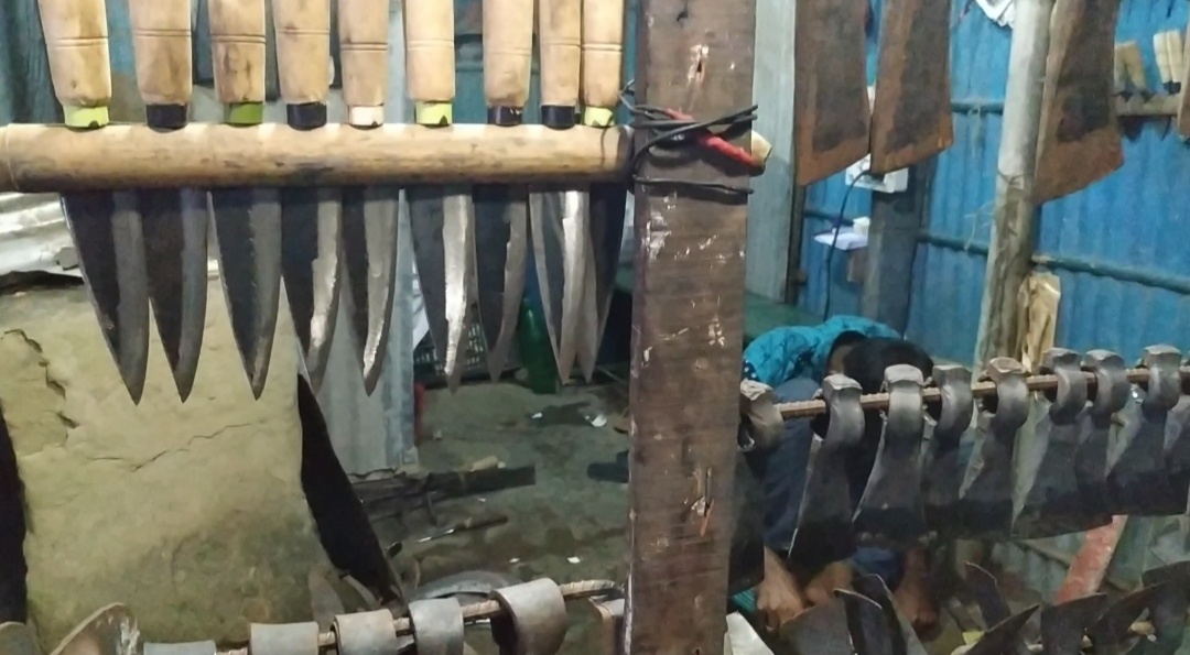 ব্যস্ত কামারপাড়া