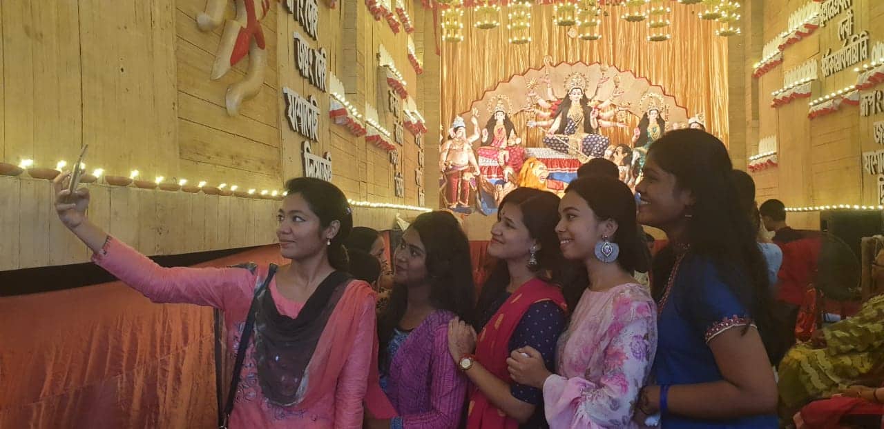আজ কুমারীপূজা আজ কুমারীপূজা