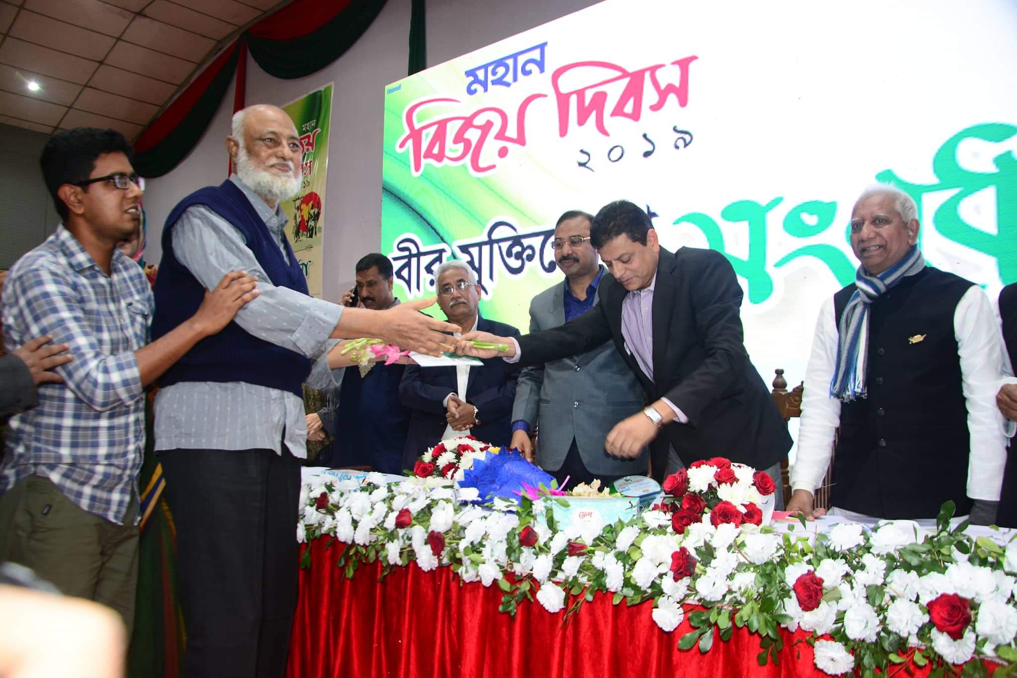 মুক্তিযোদ্ধাদের দায়িত্ব এখনো শেষ হয়নি: মেয়র নাছির মুক্তিযোদ্ধাদের দায়িত্ব এখনো শেষ হয়নি: মেয়র নাছির