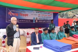 কমিউনিটি পুলিশিং: কম্বল নিয়ে শীতার্তদের পাশে কমিউনিটি পুলিশিং: কম্বল নিয়ে শীতার্তদের পাশে