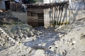 দূষণের কালোস্রোতে বিবর্ণ কর্ণফুলী দূষণের কালোস্রোতে বিবর্ণ কর্ণফুলী