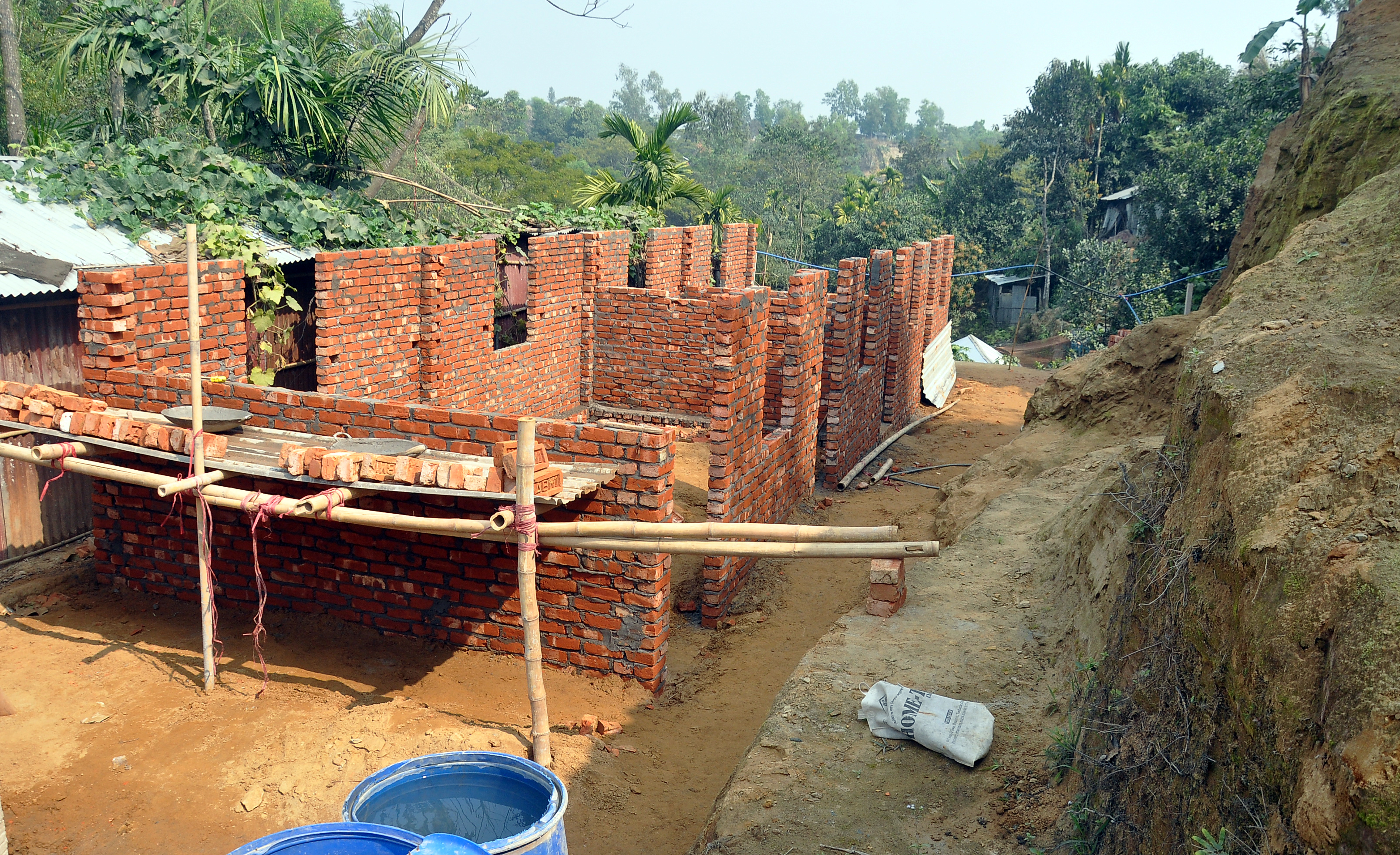 রক্ষকই যখন ভক্ষক রক্ষকই যখন ভক্ষক