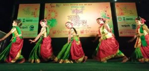 ঋতুরাজকে বরণে বর্ণিল আয়োজন ঋতুরাজকে বরণে বর্ণিল আয়োজন
