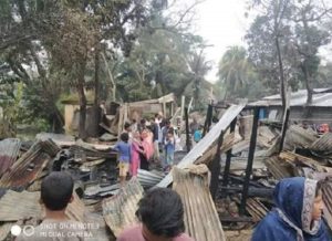 বিদ্যুতের শর্টসার্কিট থেকে নিঃস্ব ১০ পরিবার