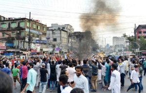 ছাত্রলীগের কমিটি নিয়ে ক্ষোভের আগুন সড়কে