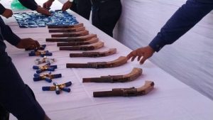 আত্মসমর্পণ করল ২১ ইয়াবা ব্যবসায়ী, আগ্নেয়াস্ত্র জমা