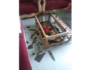 মুক্তিযোদ্ধার বাড়িতে পুলিশি তাণ্ডব, ১০ পুলিশ প্রত্যাহার