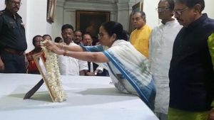 শতবর্ষে বঙ্গবন্ধুর প্রতিকৃতিতে শ্রদ্ধা জানালেন মোদী