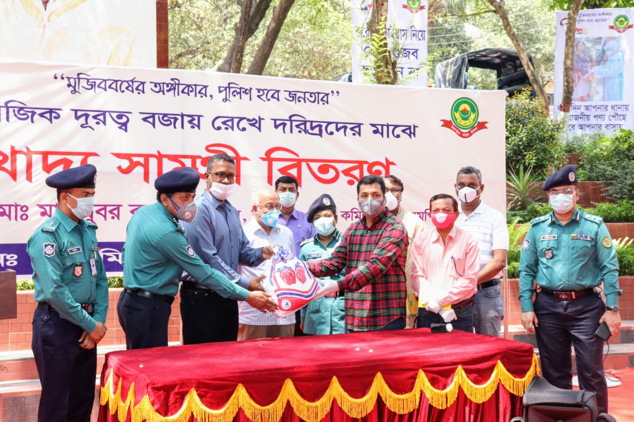 কমিউনিটি পুলিশিংয়ের সহায়তায় আরো দেড় হাজার হতদরিদ্র পরিবারের পাশে সিএমপি কমিউনিটি পুলিশিংয়ের সহায়তায় আরো দেড় হাজার হতদরিদ্র পরিবারের পাশে সিএমপি
