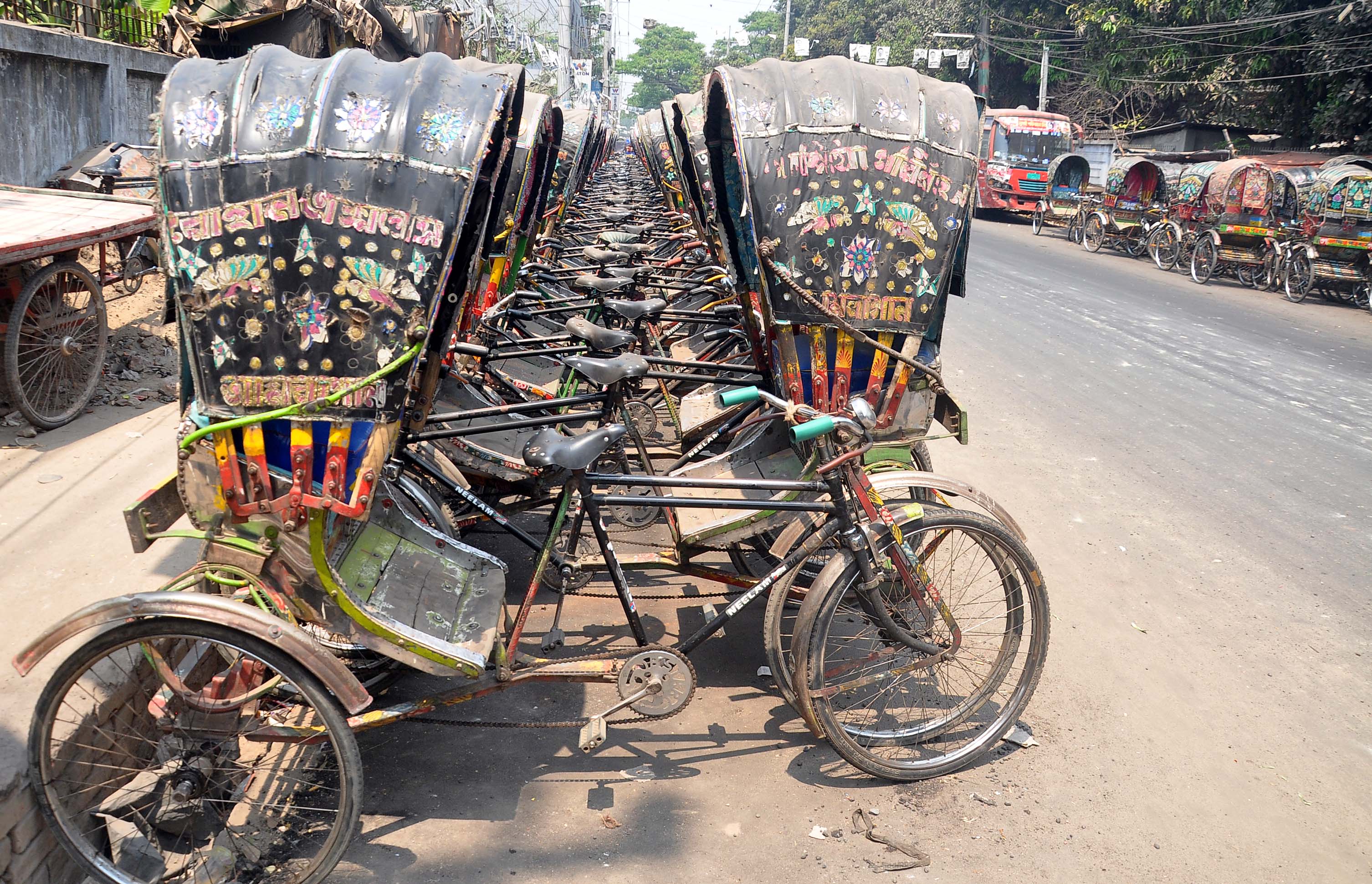 দুর্দিনের যাত্রী দুর্দিনের যাত্রী