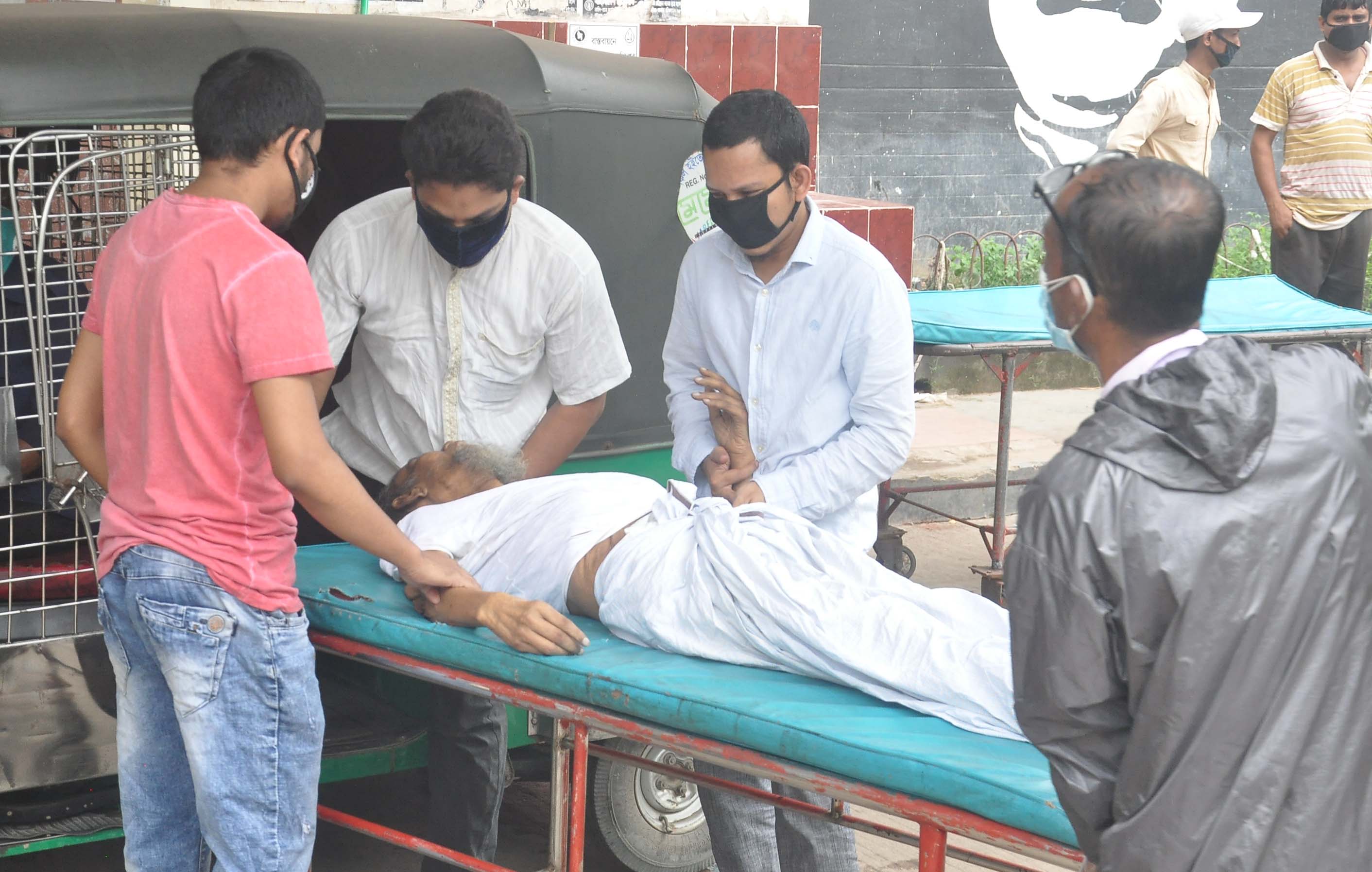 একটু শ্বাস নেওয়ার আশায়