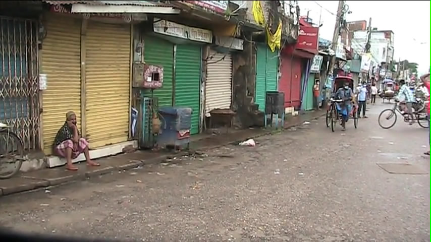 লক্ষ্মীপুরের ৫ উপজেলায় চলছে লকডাউন, বাজার-গণপরিবহন বন্ধ