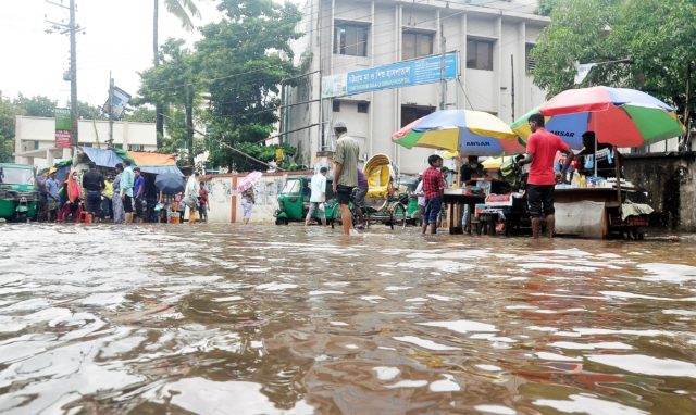 জলজটে হাসপাতাল, বিপাকে রোগীরা জলজটে হাসপাতাল, বিপাকে রোগীরা