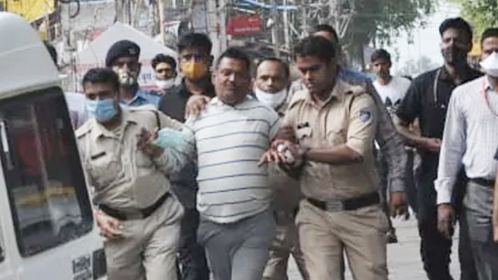 এনকাউন্টারে থামল কুখ্যাত গ্যাংস্টার বিকাশ দুবের জীবনরথ এনকাউন্টারে থামল কুখ্যাত গ্যাংস্টার বিকাশ দুবের জীবনরথ