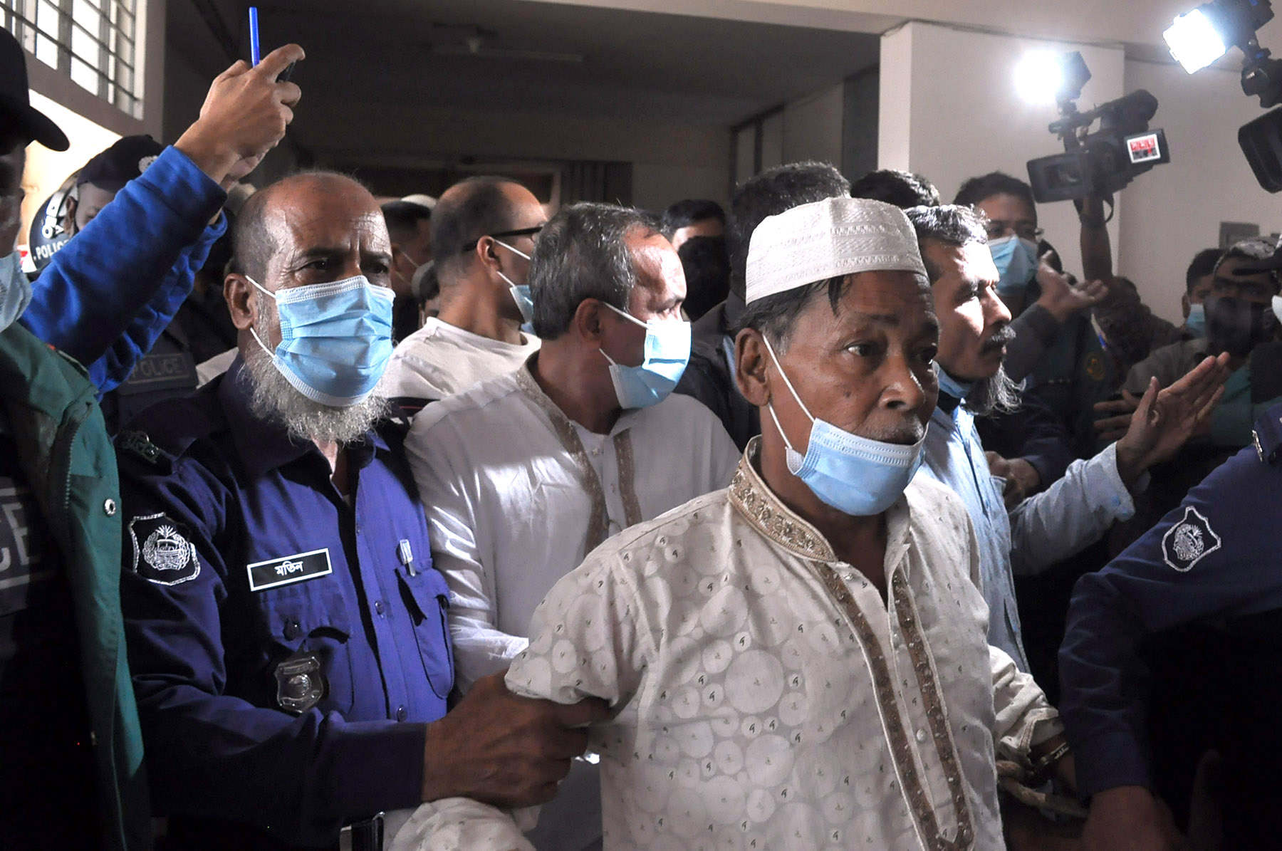ইউপি চেয়ারম্যান আমজাদ হত্যায় ১০ জনের মৃত্যুদণ্ড ইউপি চেয়ারম্যান আমজাদ হত্যায় ১০ জনের মৃত্যুদণ্ড