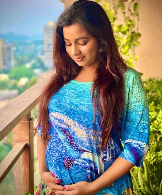মা হতে চলেছেন শ্রেয়া