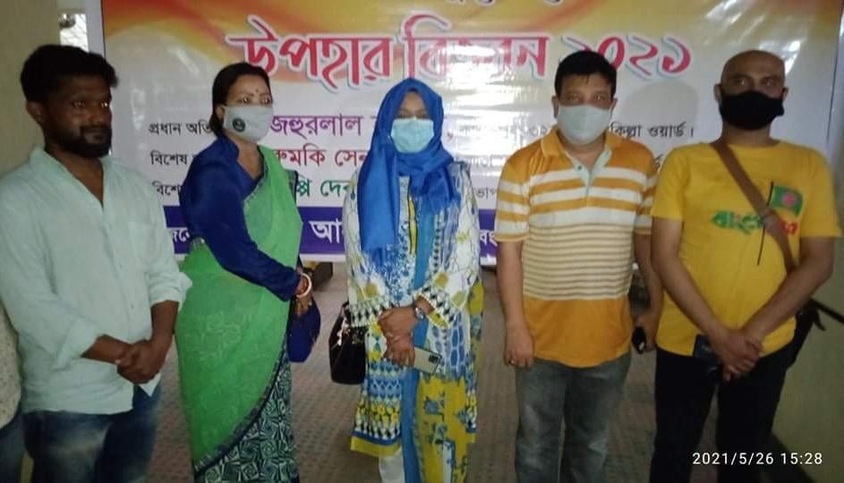 ৪ শতাধিক অসহায় মানুষ পেল ‘ভালোবাসার উপহার’ ৪ শতাধিক অসহায় মানুষ পেল ‘ভালোবাসার উপহার’