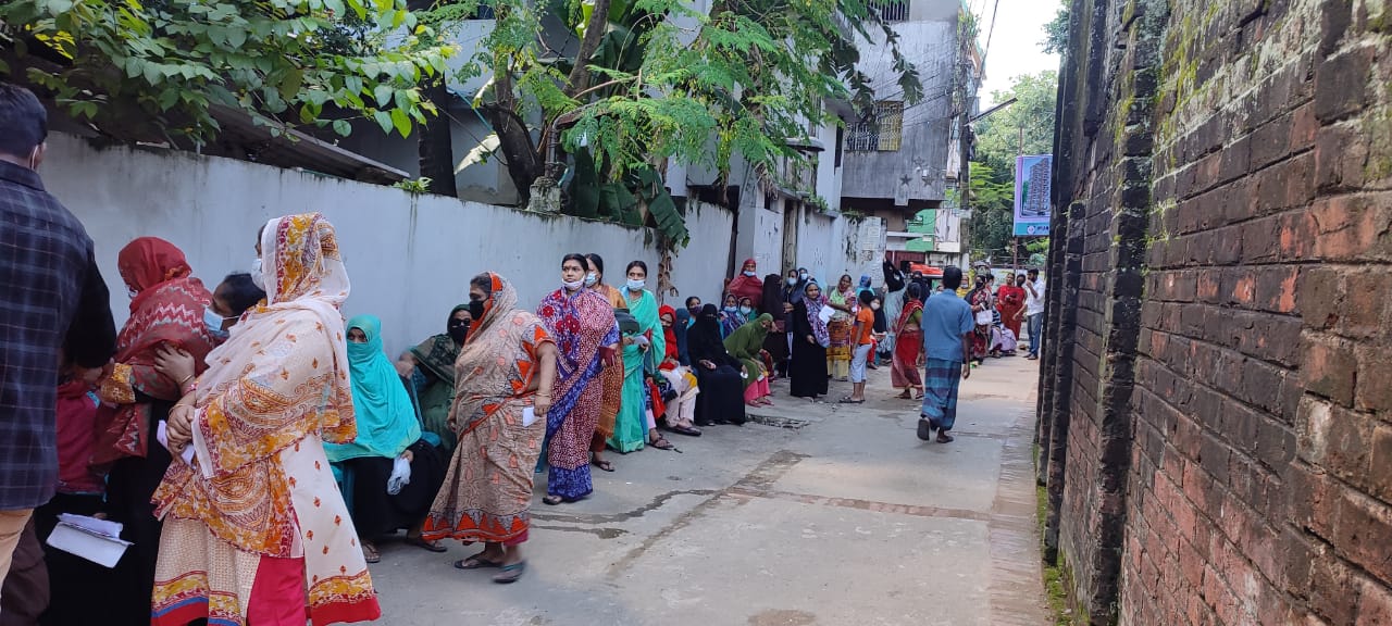নগরে চলছে গণটিকার দ্বিতীয় ডোজ প্রদান, প্রথমদিনে পাবেন ৩৪ হাজার বাসিন্দা