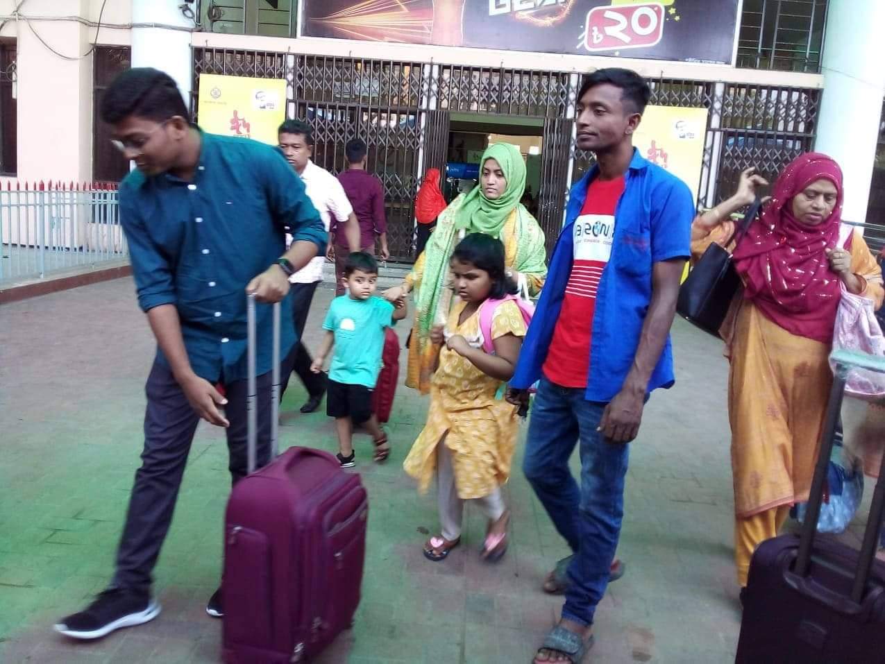 ঈদের ছুটি শেষে নগরে ফিরতে সঙ্গী ভোগান্তি