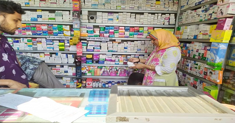 প্যাকেটের মূল্য কেটে বাড়তি দামে বিক্রি করায় ২ প্রতিষ্ঠানকে জরিমানা প্যাকেটে,প্রতিষ্ঠান, জরিমানা