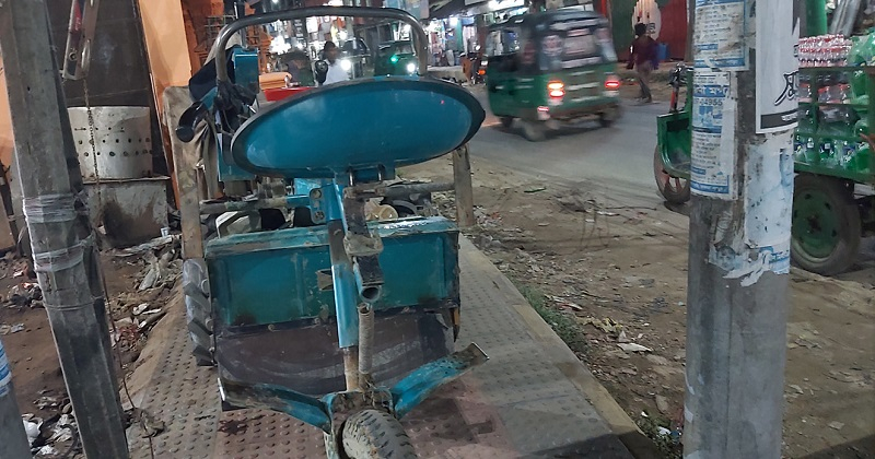আন্ডারগ্রাউন্ডে দোকান: মার্কেট নয় যেন মরণ ফাঁদ! আন্ডারগ্রাউন্ডে দোকান: মার্কেট নয় যেন মরণ ফাঁদ!