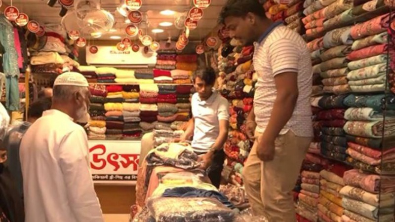চট্টগ্রামে জমে উঠেছে ঈদ বাজার চট্টগ্রামে জমে উঠেছে ঈদ বাজার