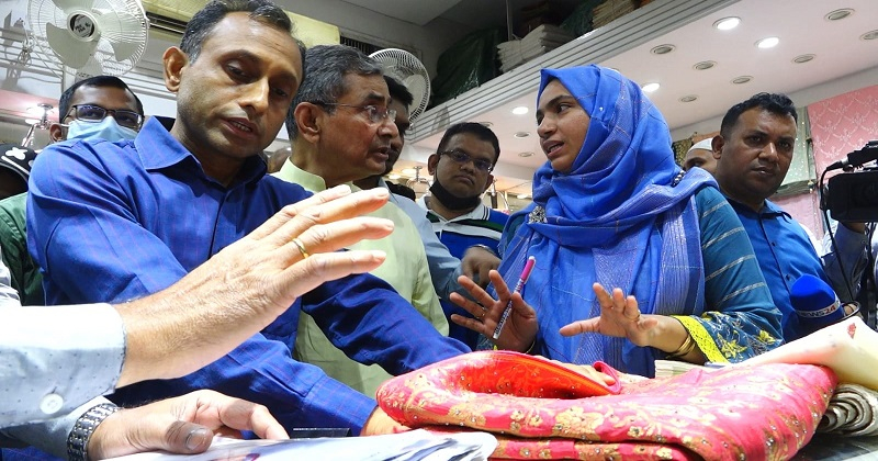 ভোক্তার অভিযানে লাখ টাকা জরিমানা গুনল ২নং গেইটের রাজবাড়ী ভোক্তা,জরিমানা,রাজবাড়ী