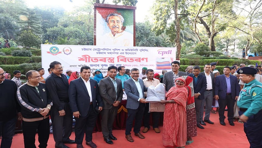 শীতার্তদের পাশে সিএমপি ও কমিউনিটি পুলিশিং সেল শীতার্ত, সিএমপি, কমিউনিটি, পুলিশিং সেল