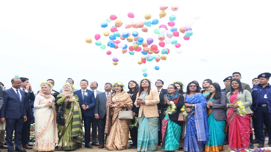 ডিসি পার্কে আজ পর্দা উঠলো মাসব্যাপী ফুল উৎসবের ডিসি পার্ক, পর্দা, মাসব্যাপী, ফুল উৎসব