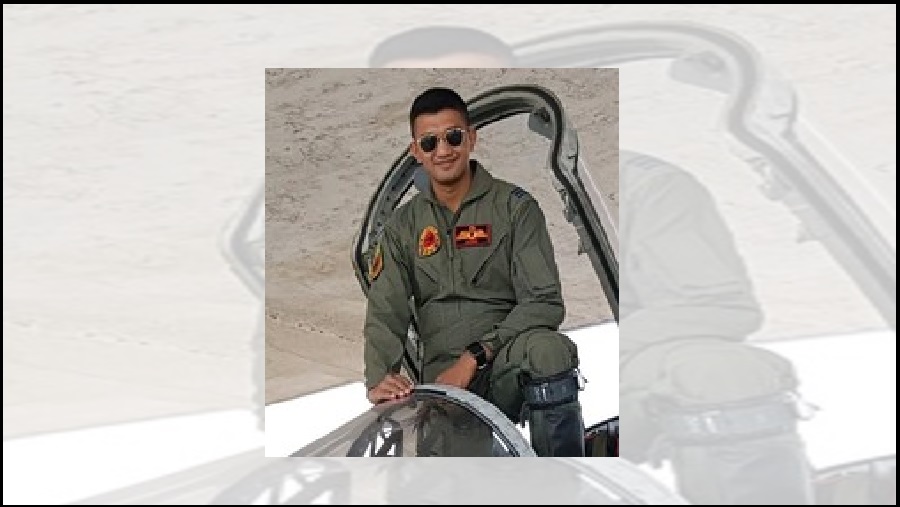 মারা গেছেন পাইলট অসীম,হাসপাতালে কো-পাইলট পতেঙ্গা, বিমান বিধ্বস্ত, পাইলট